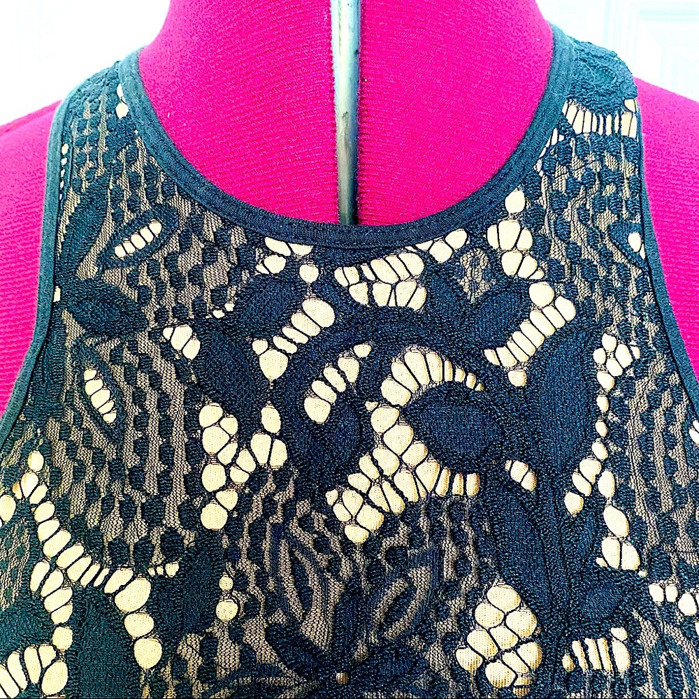 Express Lace Racerback Crop Top. XS. - Picture 4 of 7